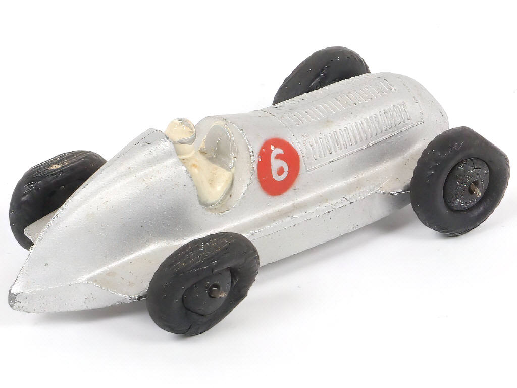 Lot 230 - DINKY TOYS (GB) (1)