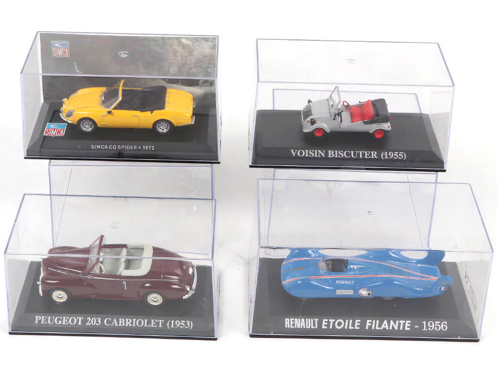 Lot 54 - DIVERS (12)