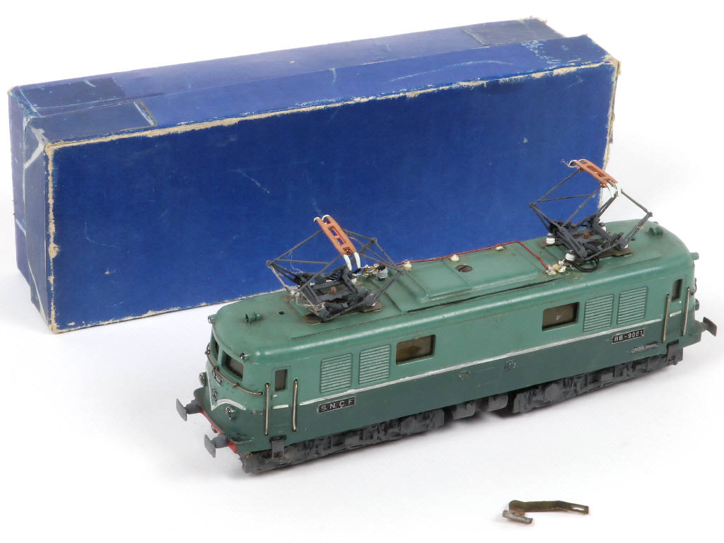 Lot 28 - V.B. 'HO' (FRANCE) (1)