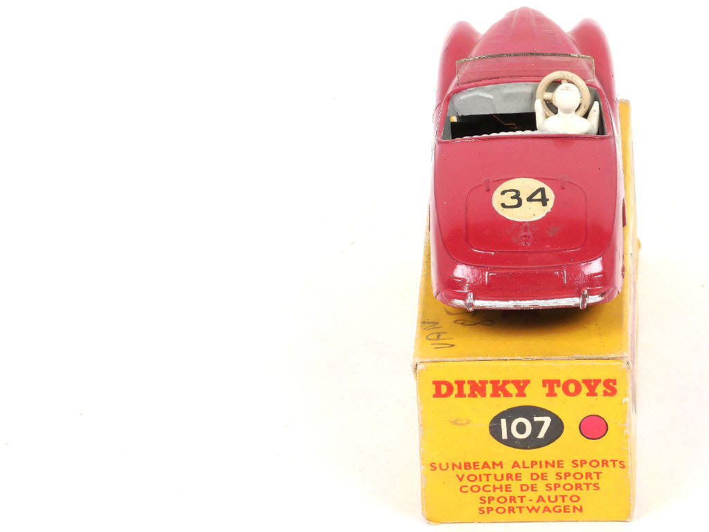 Lot 232 - DINKY TOYS (GB) (1)