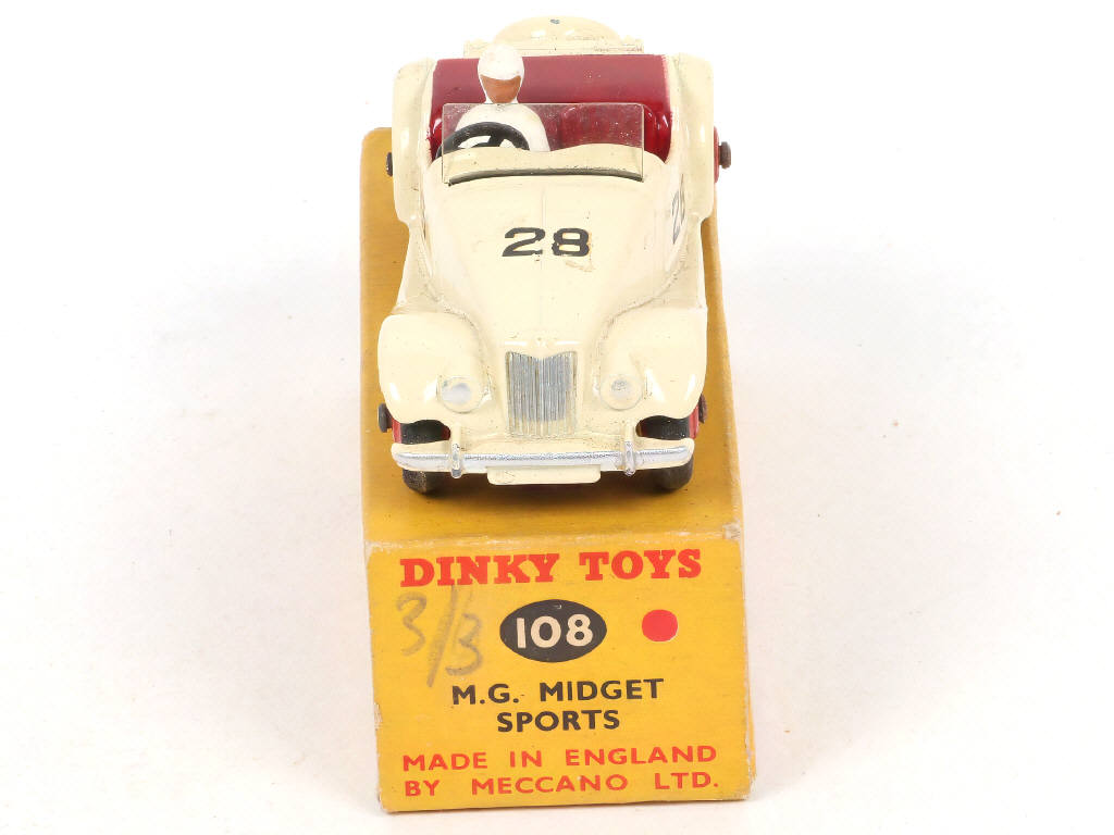 Lot 233 - DINKY TOYS (GB) (1)