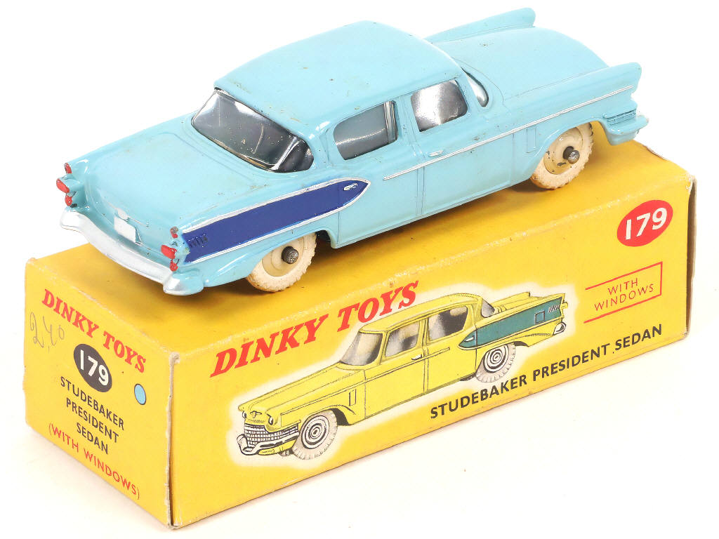Lot 237 - DINKY TOYS (GB) (1)