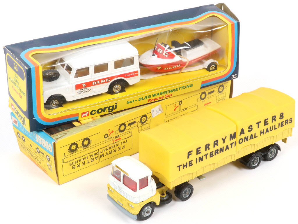 Lot 165 - CORGI TOYS (GB) (2)