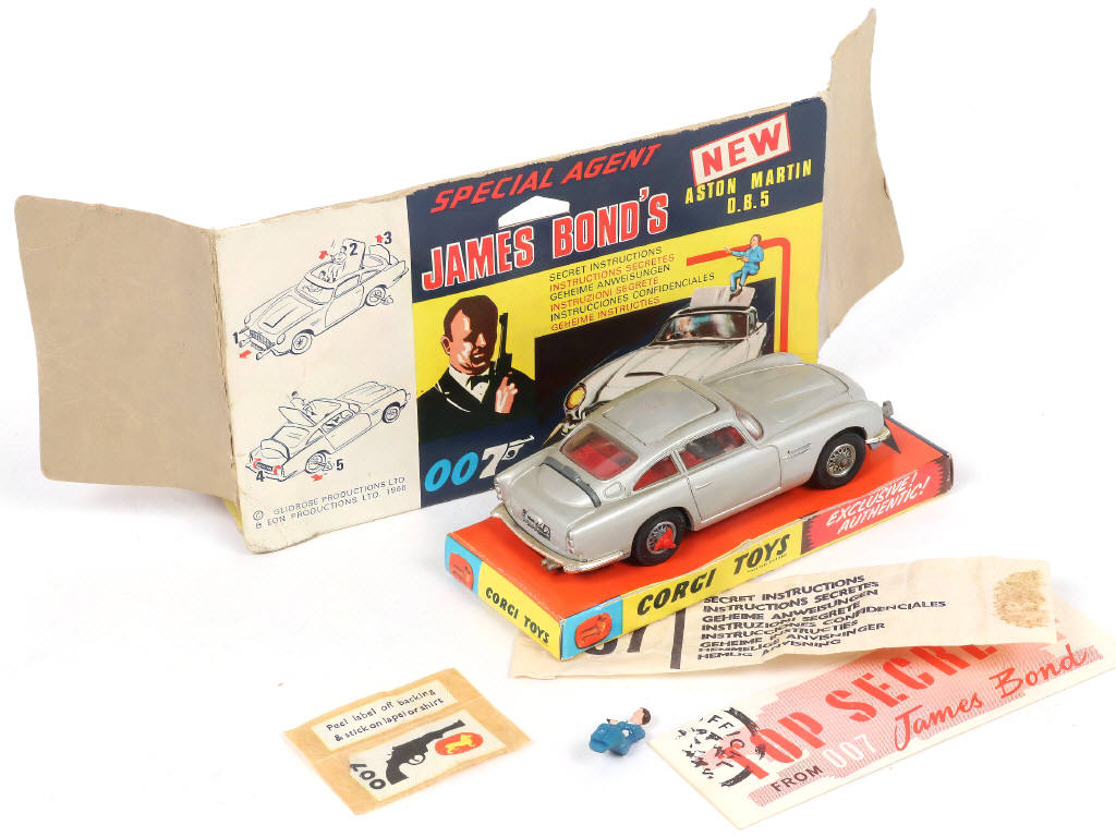 Lot 157 - CORGI TOYS (GB) (1)