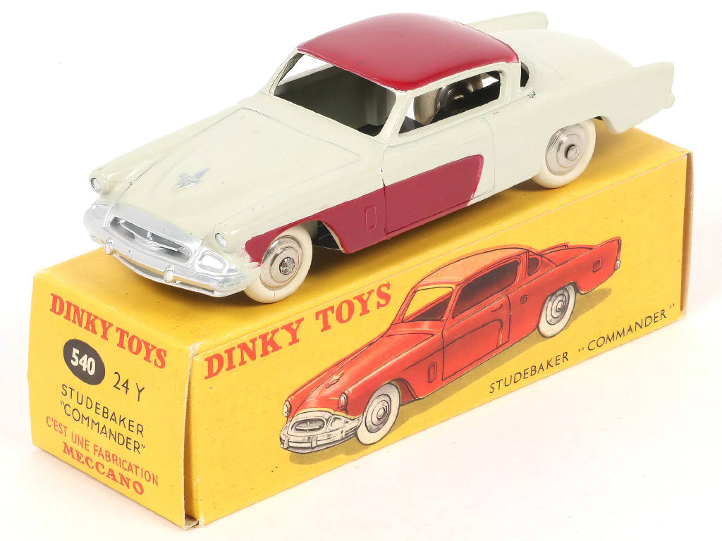 Lot 289 - DINKY TOYS (FRANCE) (1)