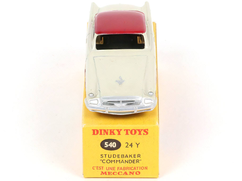 Lot 289 - DINKY TOYS (FRANCE) (1)