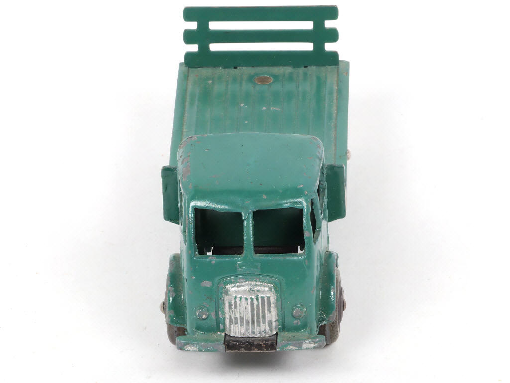 Lot 260 - DINKY TOYS (FRANCE) (1)