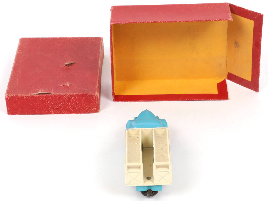 Lot 323 - DINKY TOYS (FRANCE) (1)