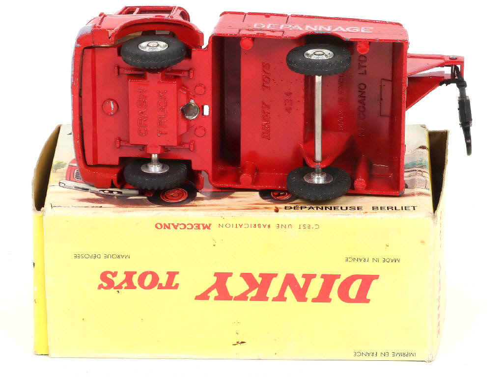 Lot 341 - DINKY TOYS (FRANCE) (1)