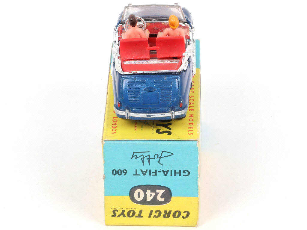 Lot 98 - CORGI TOYS (GB) (1)