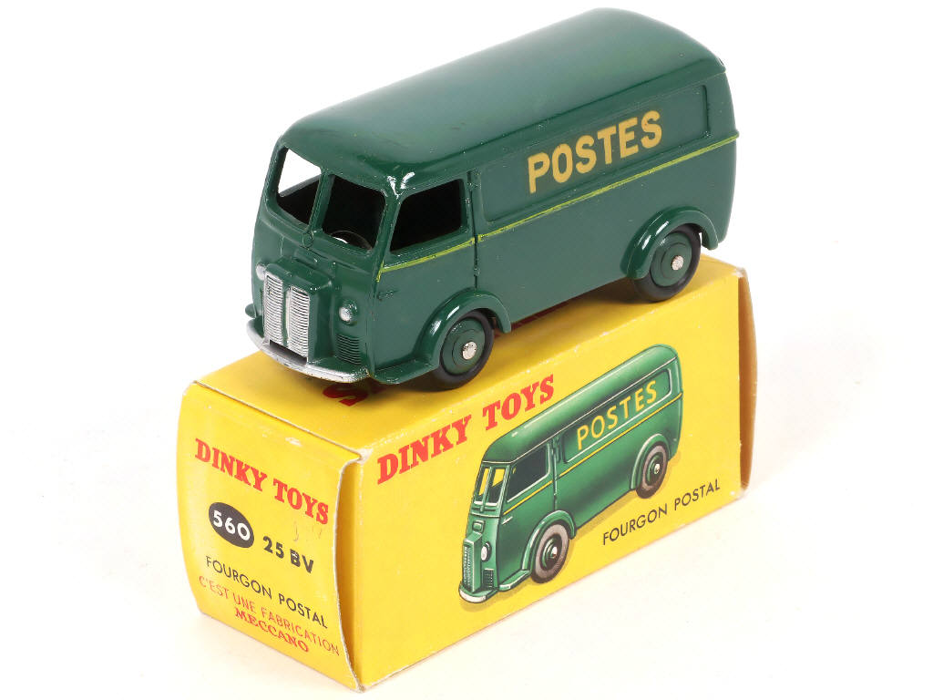 Lot 319 - DINKY TOYS (FRANCE) (1)
