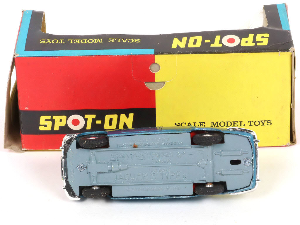 Lot 81 - SPOT-ON (GB) (1)