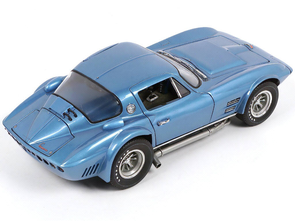 Lot 34 - EXOTO (USA) (1)