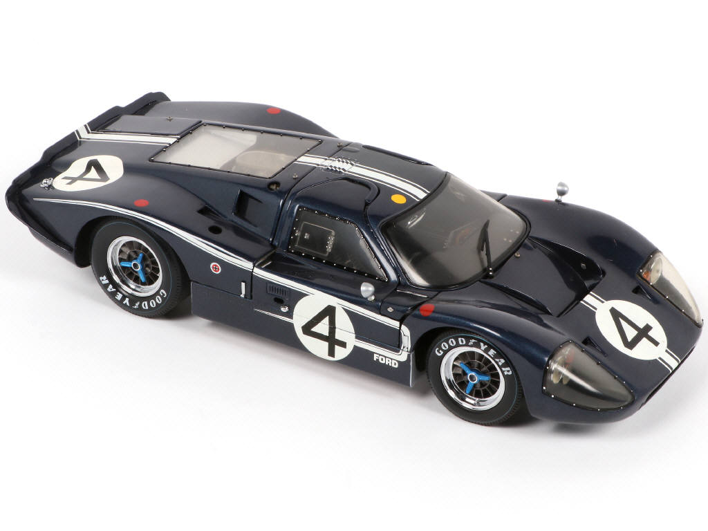 Lot 58 - EXOTO (USA) (1)