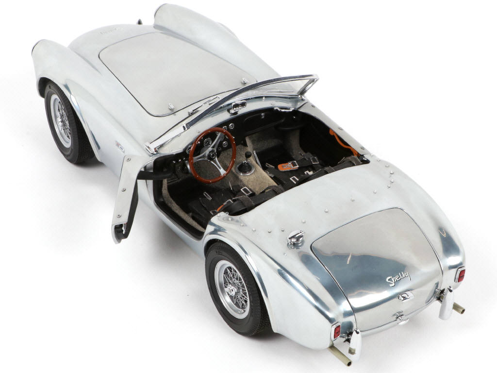 Lot 60 - EXOTO (USA) (1)