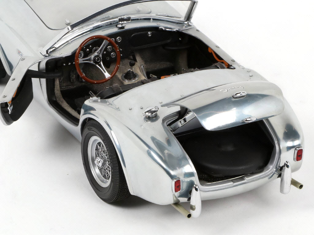 Lot 60 - EXOTO (USA) (1)