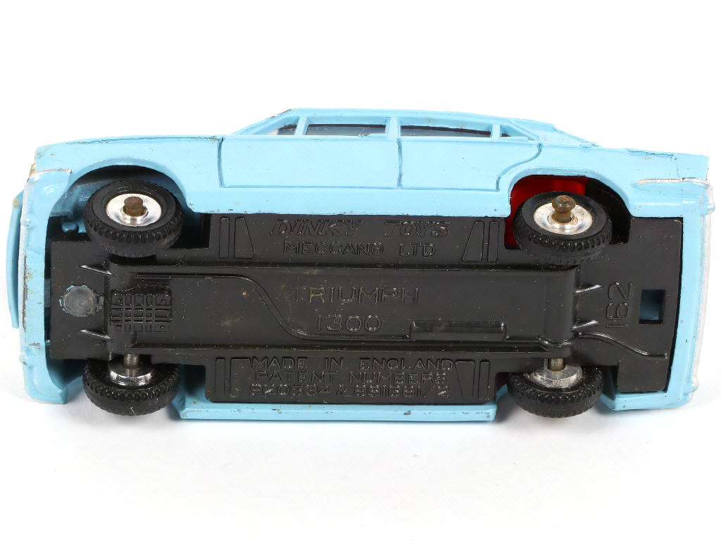 Lot 241 - DINKY TOYS (GB) (1)