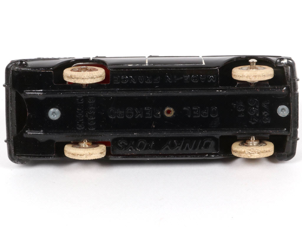 Lot 265 - DINKY TOYS (FRANCE) (1)