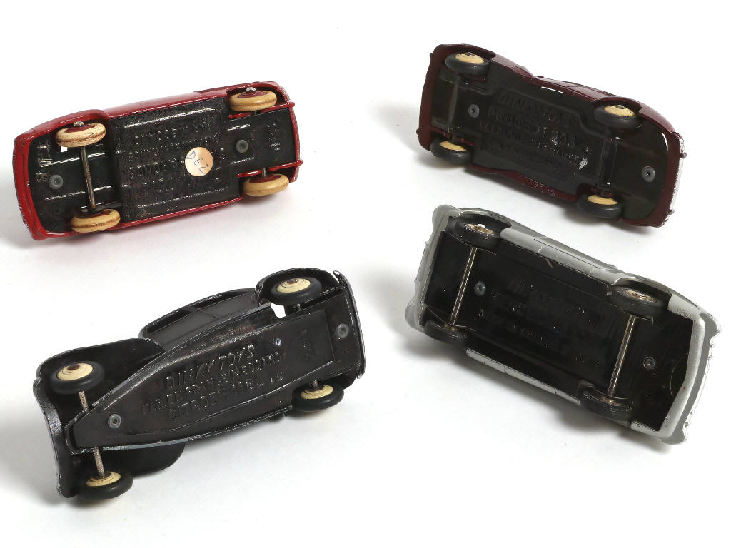 Lot 304 - DINKY TOYS (FRANCE) (4)