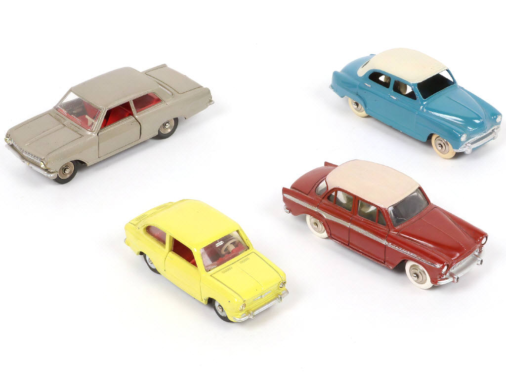 Lot 303 - DINKY TOYS (FRANCE) (4)