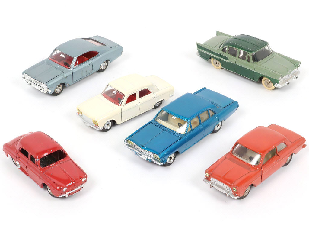 Lot 307 - DINKY TOYS (FRANCE) (6)