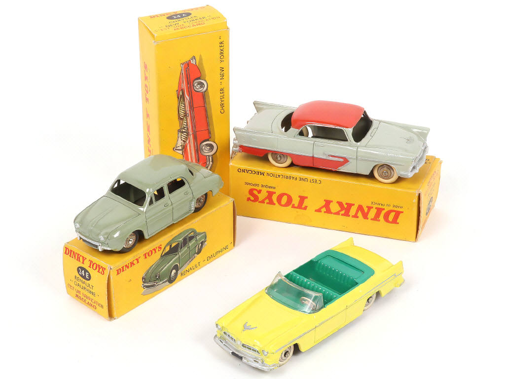 Lot 294 - DINKY TOYS (FRANCE) (3)
