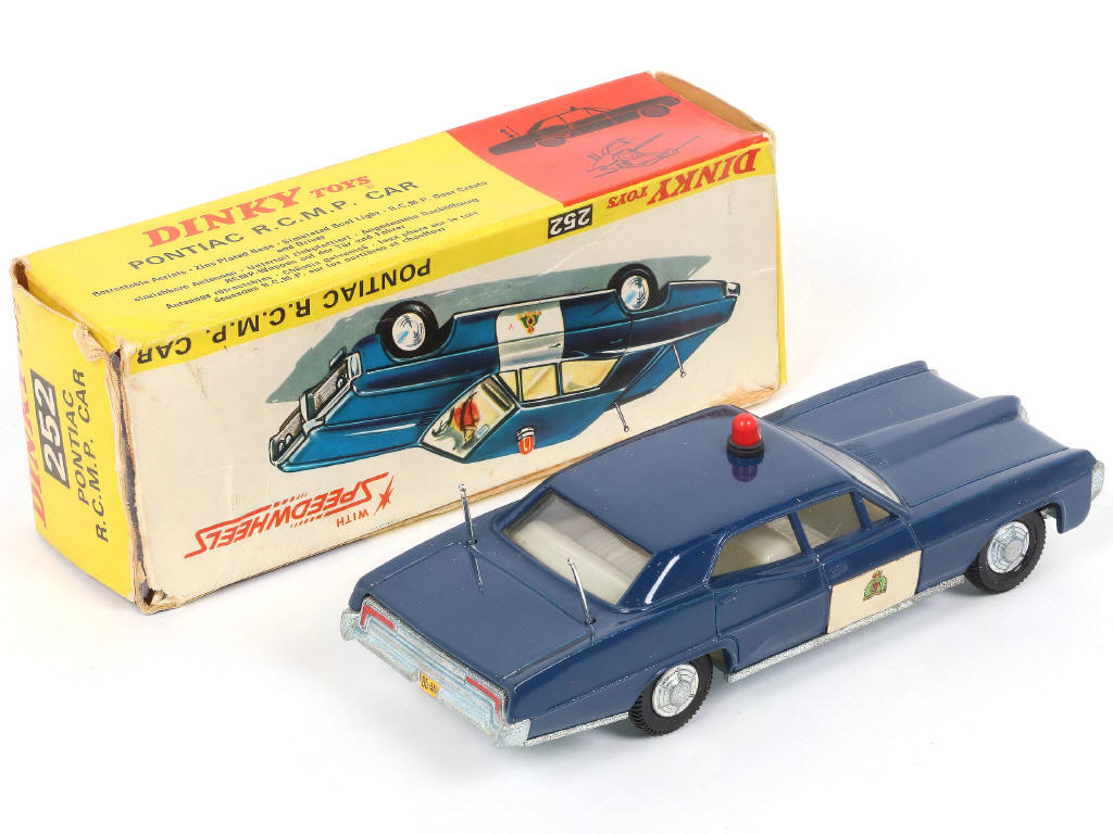 Lot 248 - DINKY TOYS (GB) (1)