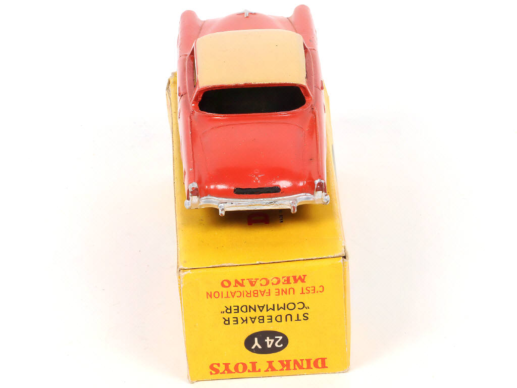 Lot 267 - DINKY TOYS (FRANCE) (1)