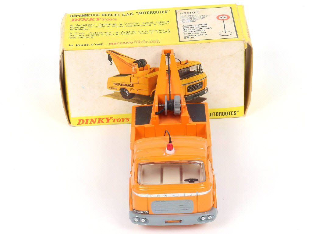 Lot 283 - DINKY TOYS (FRANCE) (1)