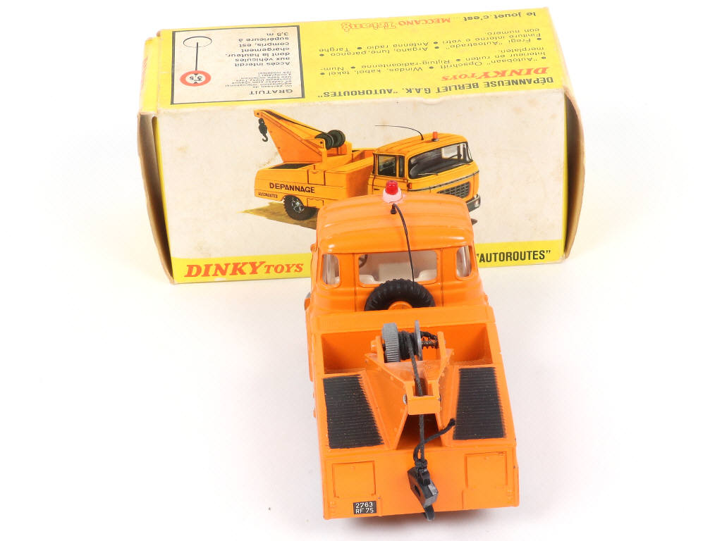 Lot 283 - DINKY TOYS (FRANCE) (1)