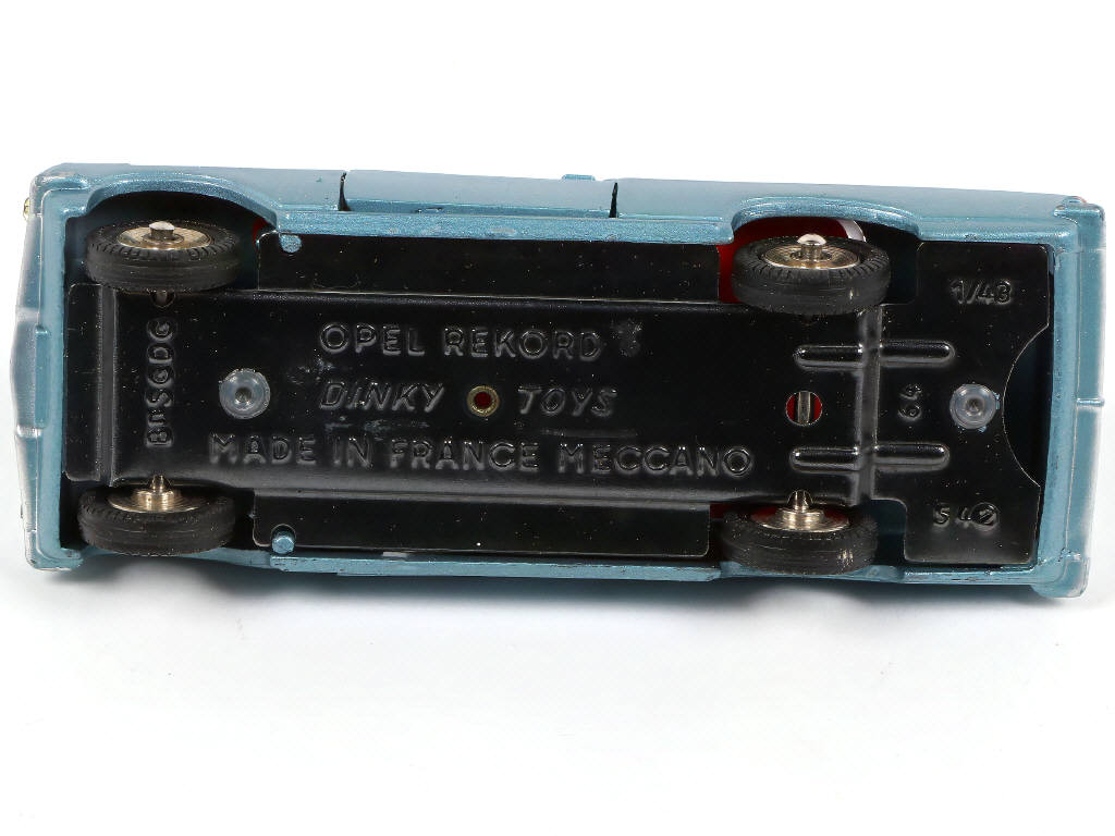 Lot 273 - DINKY TOYS (FRANCE) (1)