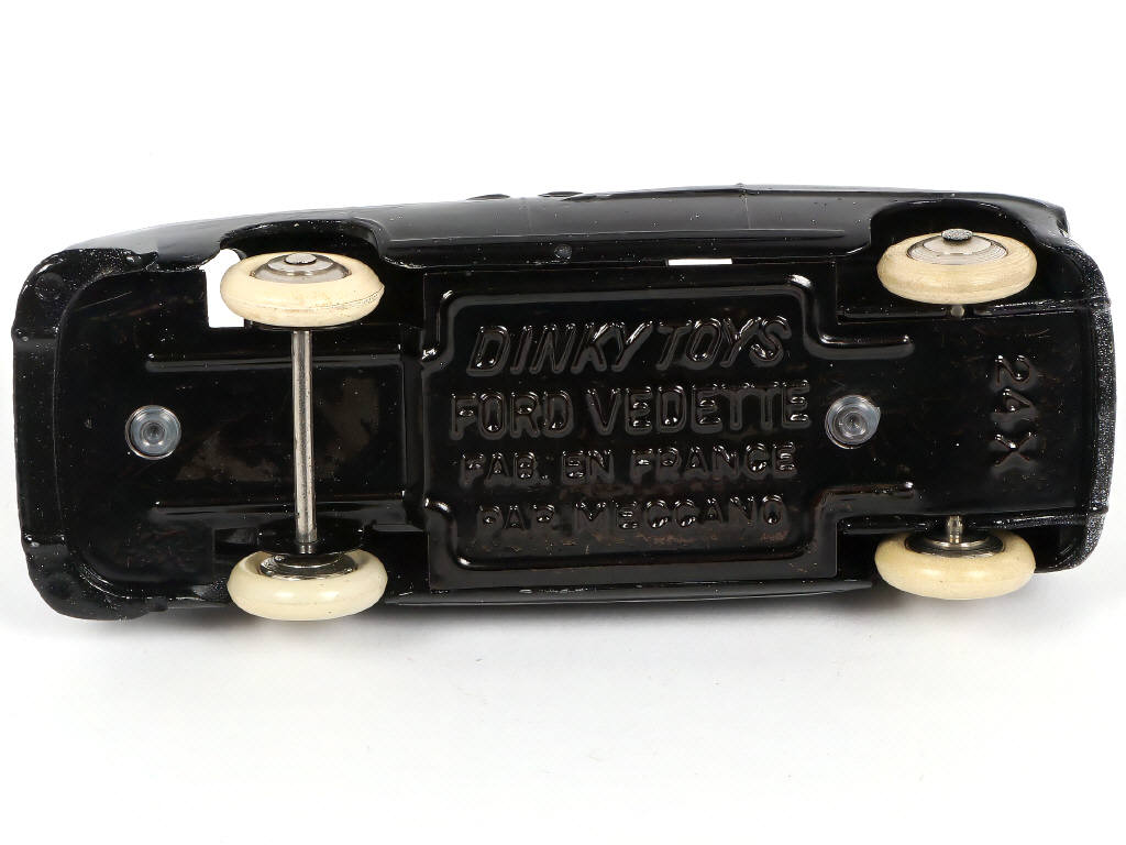 Lot 263 - DINKY TOYS (FRANCE) (1)