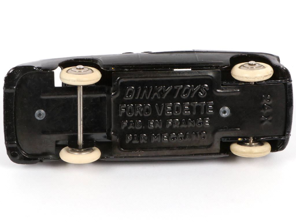 Lot 264 - DINKY TOYS (FRANCE) (1)