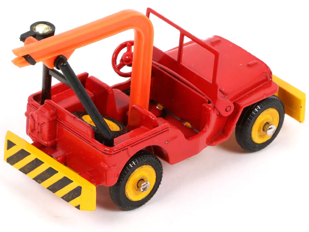 Lot 276 - DINKY TOYS (FRANCE) (1)