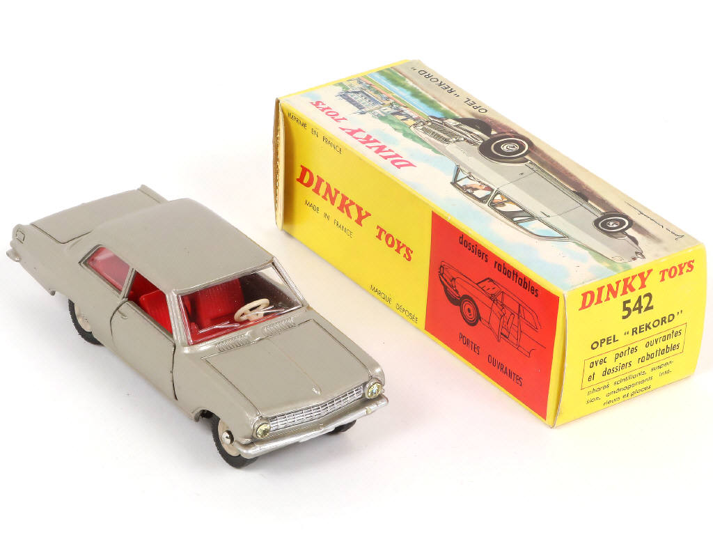 Lot 272 - DINKY TOYS (FRANCE) (1)