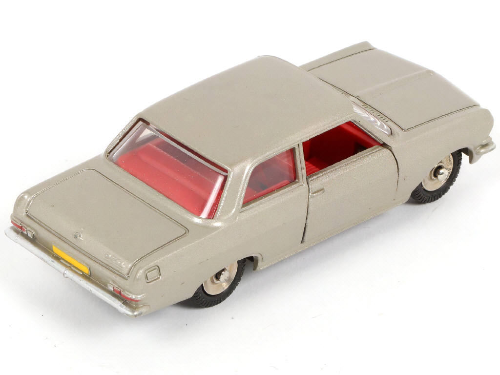 Lot 272 - DINKY TOYS (FRANCE) (1)