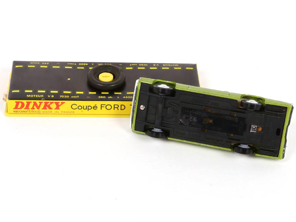 Lot 277 - DINKY TOYS (FRANCE) (1)