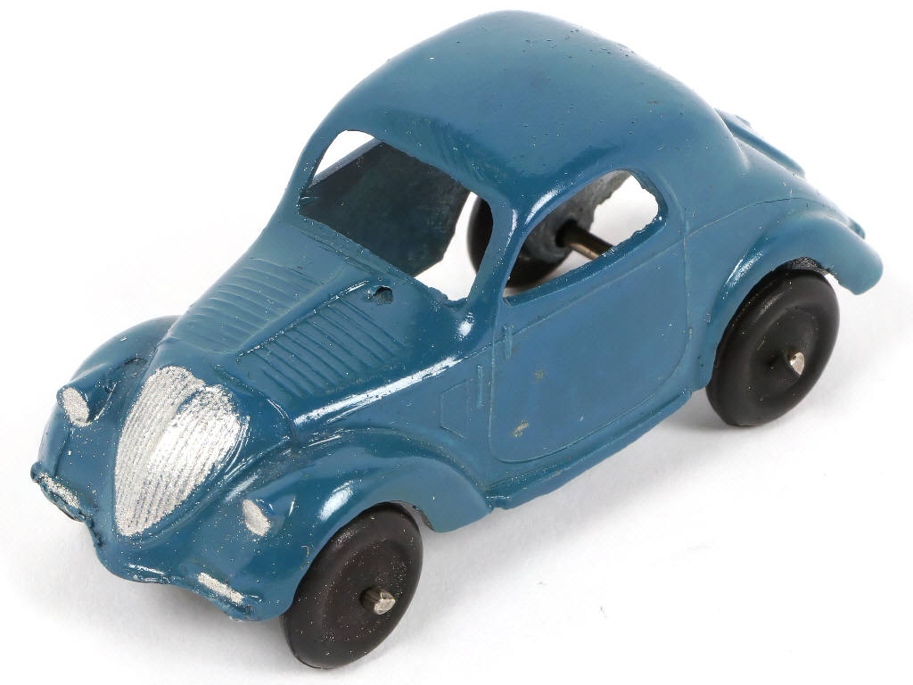 Lot 260 - DINKY TOYS (FRANCE) (1)