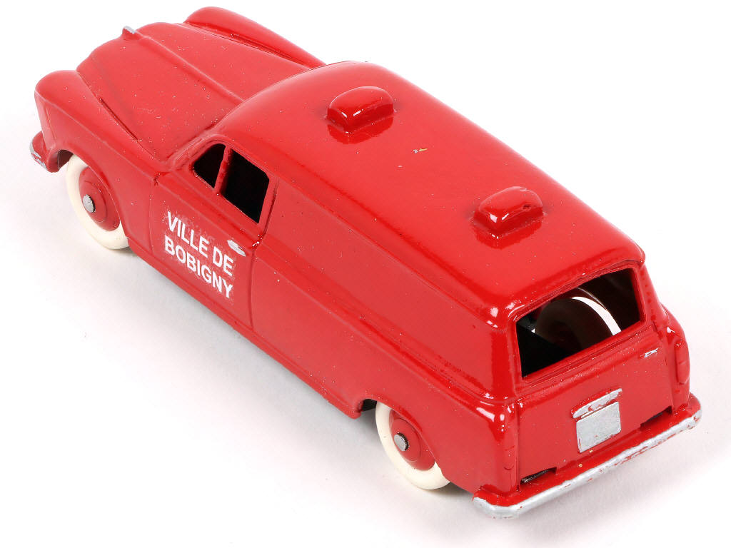 Lot 230 - CLUB DINKY FRANCE (1)