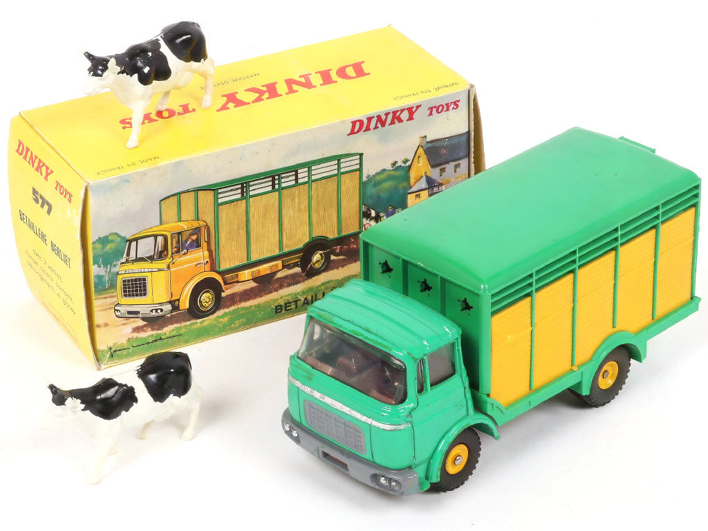 Lot 282 - DINKY TOYS (FRANCE) (1)