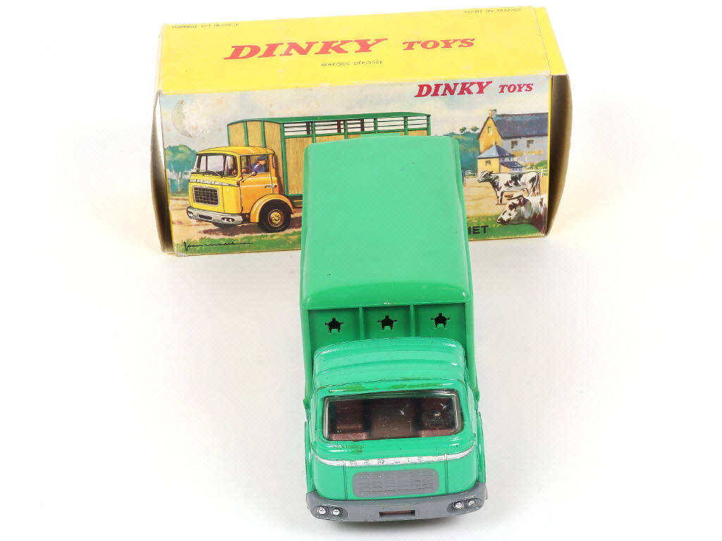 Lot 282 - DINKY TOYS (FRANCE) (1)