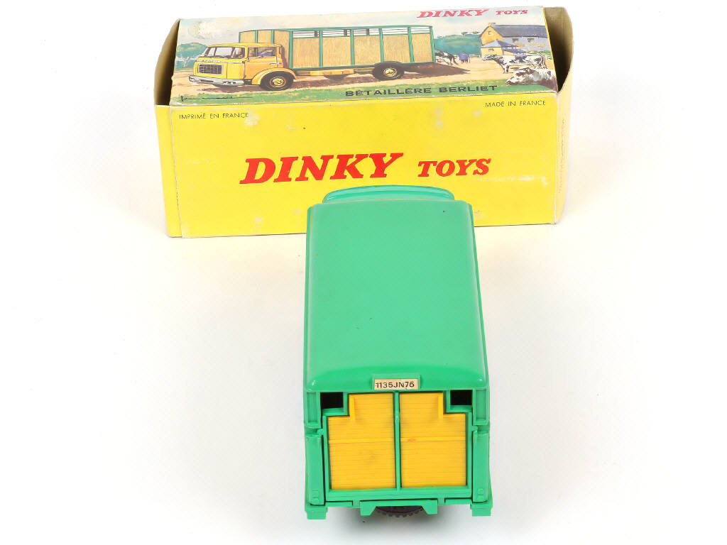 Lot 282 - DINKY TOYS (FRANCE) (1)