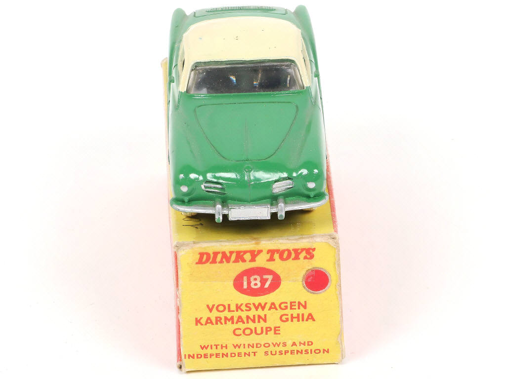 Lot 239 - DINKY TOYS (GB) (1)