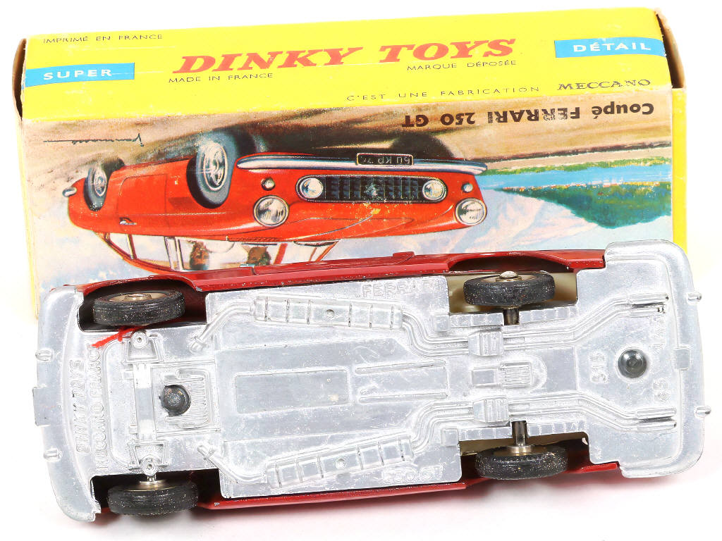 Lot 266 - DINKY TOYS (FRANCE) (1)