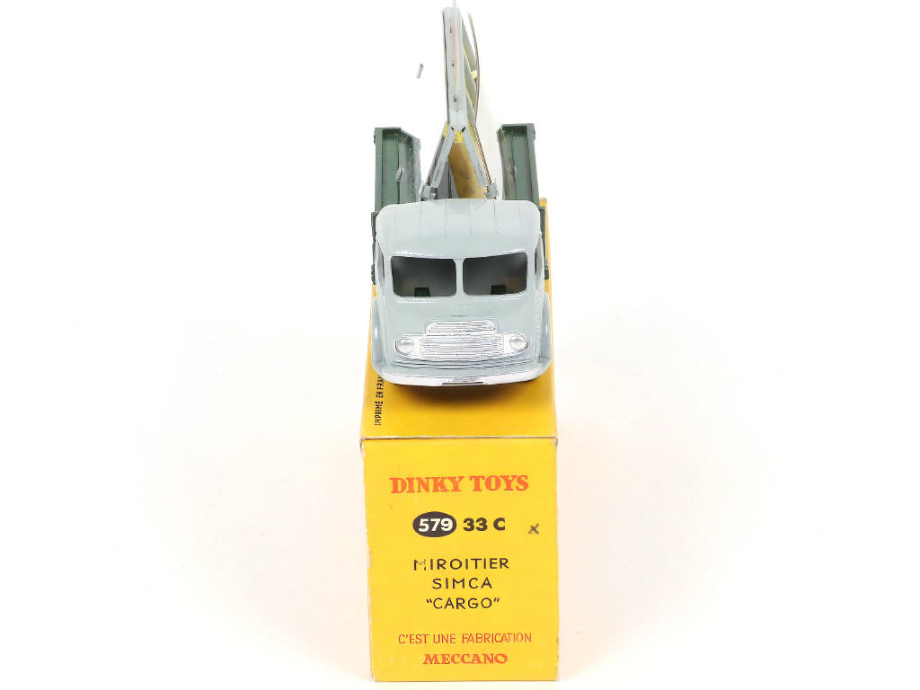 Lot 273 - DINKY TOYS (FRANCE) (1)