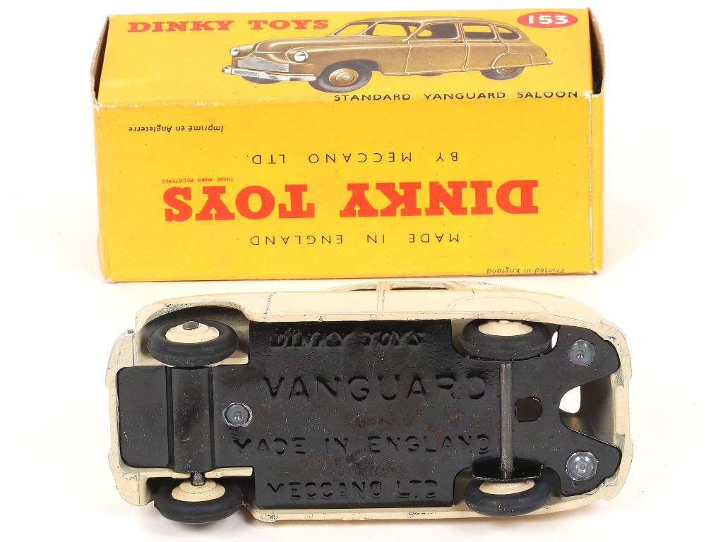 Lot 202 - DINKY TOYS (GB) (1)