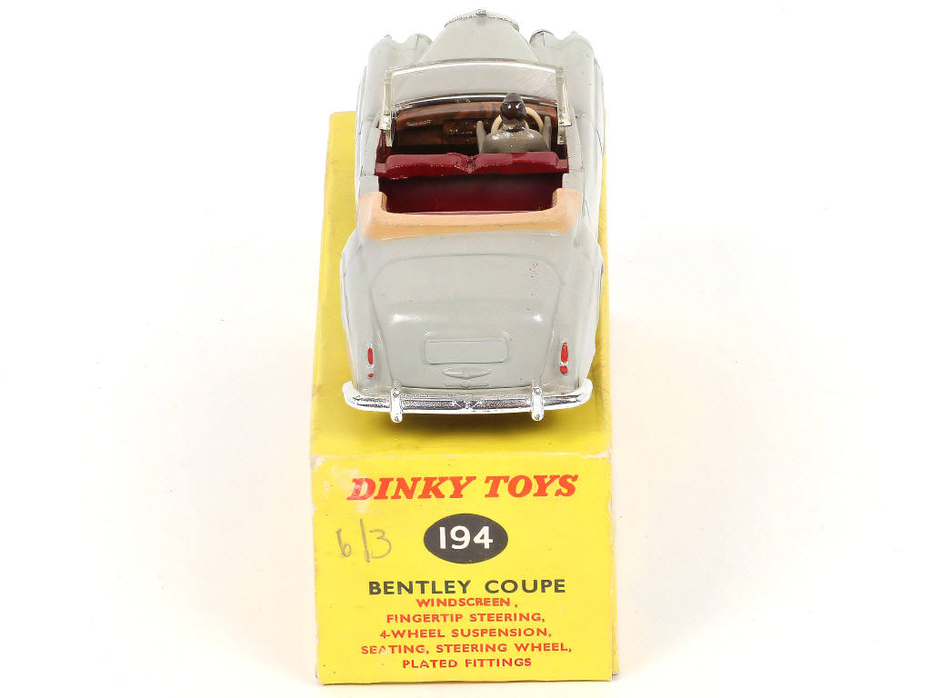 Lot 211 - DINKY TOYS (GB) (1)