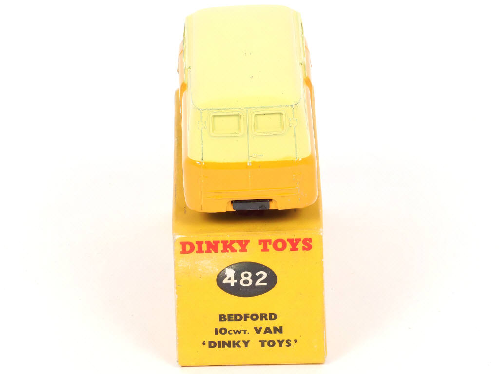 Lot 217 - DINKY TOYS (GB) (1)