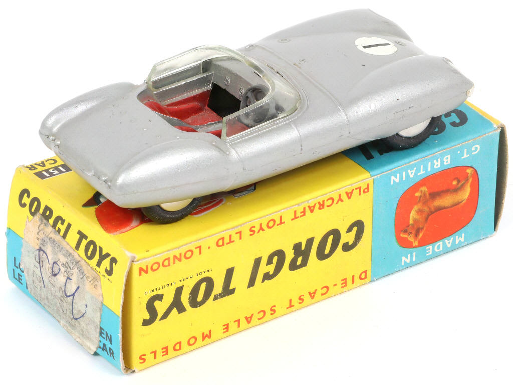 Lot 121 - CORGI TOYS (GB) (1)