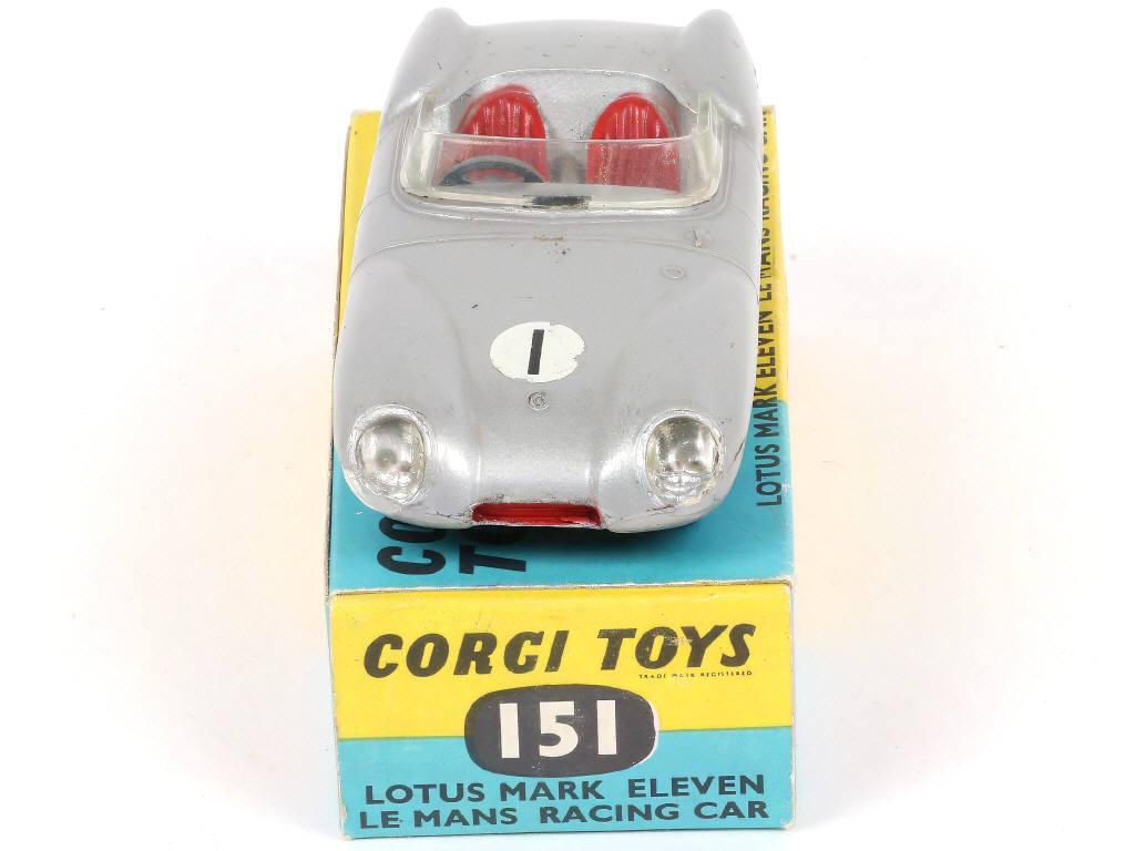 Lot 121 - CORGI TOYS (GB) (1)